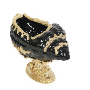 Sophisticated Seashell Decor