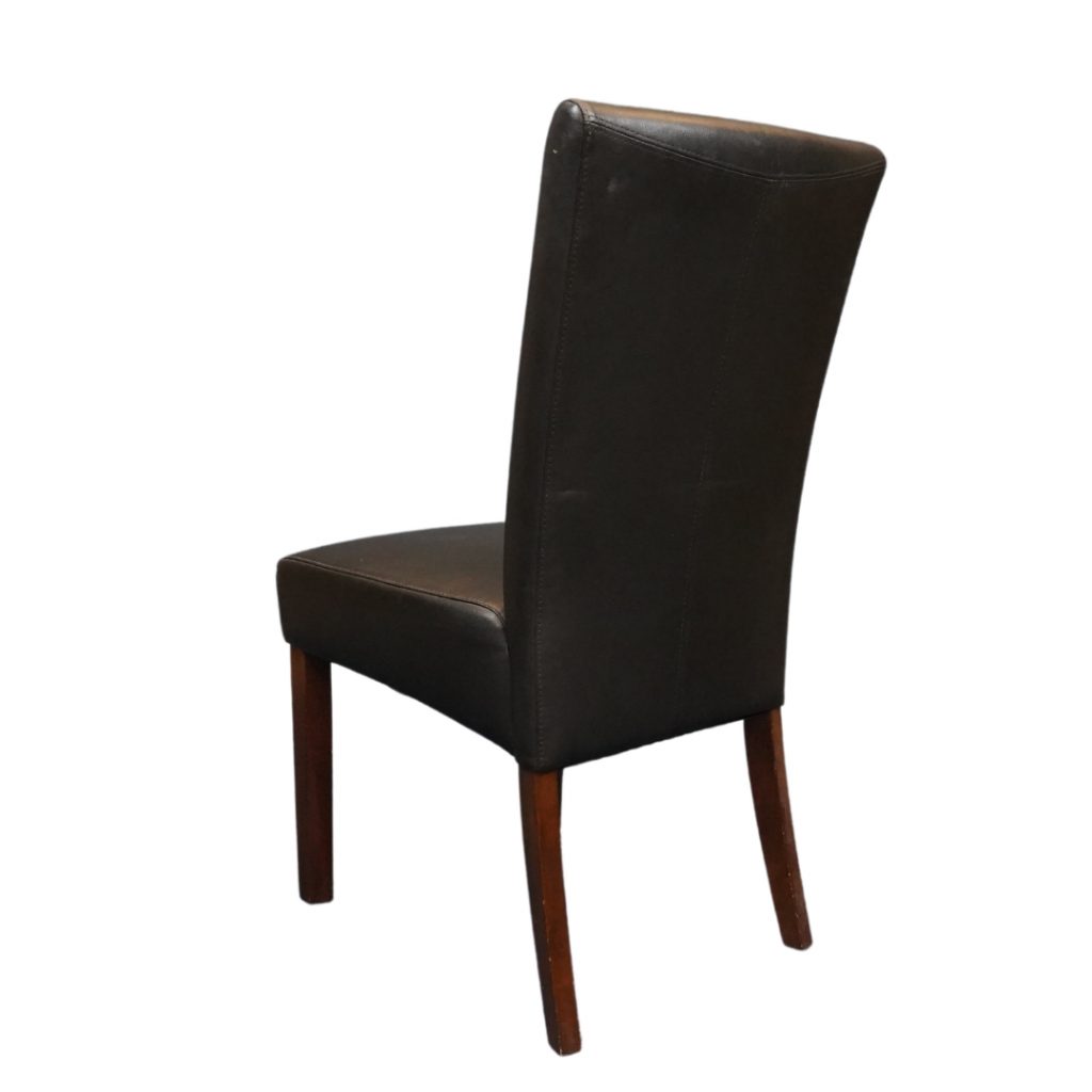 Stunning Black Leather Chair with Wooden Legs - Mustadam - Second hand ...